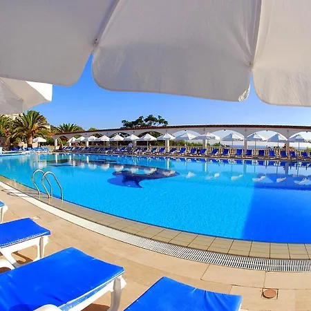 Hotel Denizkizi & Denizkizi Royal Seafront Resort & Restaurant & Beach Club Kyrenia (Northern Cyprus)