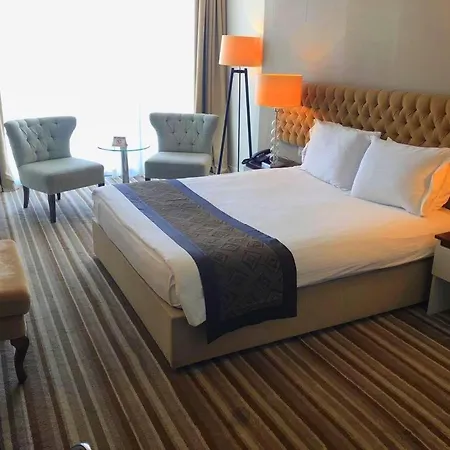 Denizkizi & Denizkizi Royal Seafront Resort & Restaurant & Beach Club מלון 4*