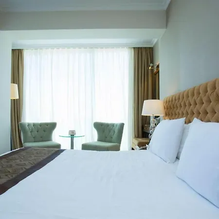 מלון Denizkizi & Denizkizi Royal Seafront Resort & Restaurant & Beach Club 4*