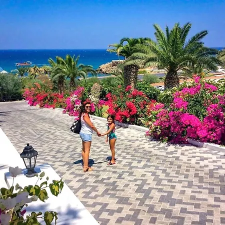 Denizkizi & Denizkizi Royal Seafront Resort & Restaurant & Beach Club 4*